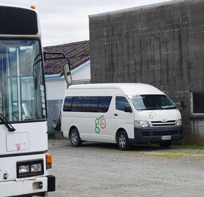 Go Bus Toyota HiAce Commuter 704
